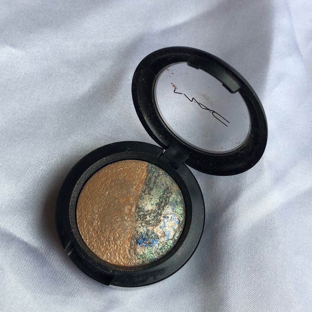 MAC “Sweet and Sour” Mineralize Eyeshadow
